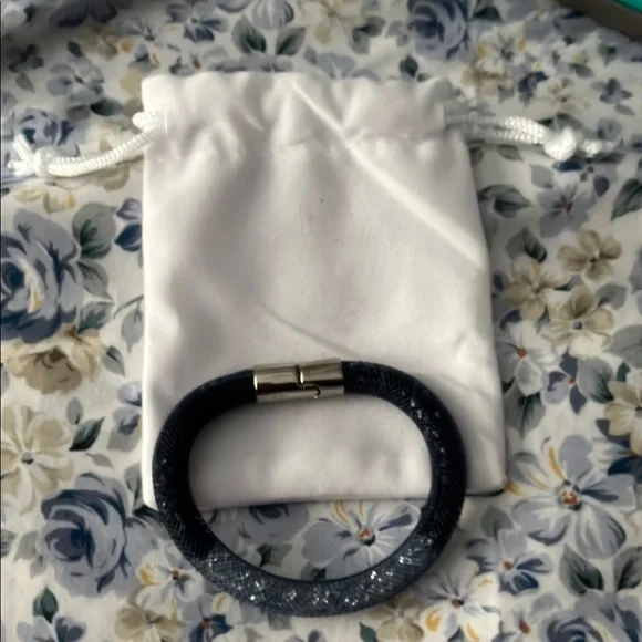 Swarovski Navy Blue Bracelet with Silver Clasp Nwots - Picture 2 of 4
